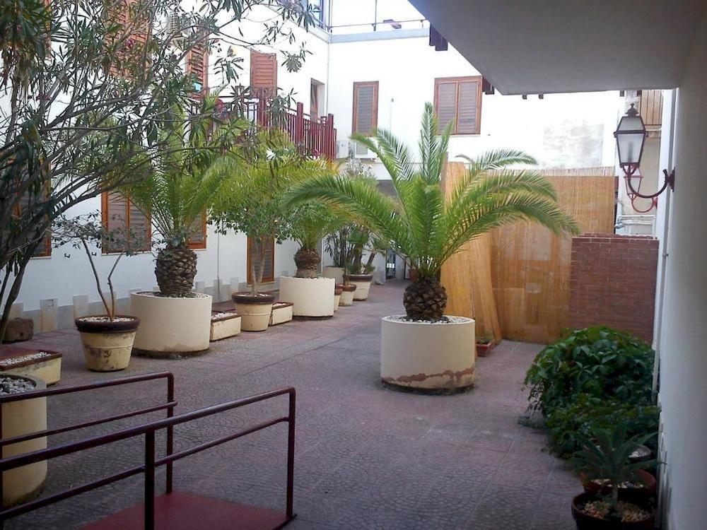 Residence Marinella ซานวิโต โลคาโป ภายนอก รูปภาพ