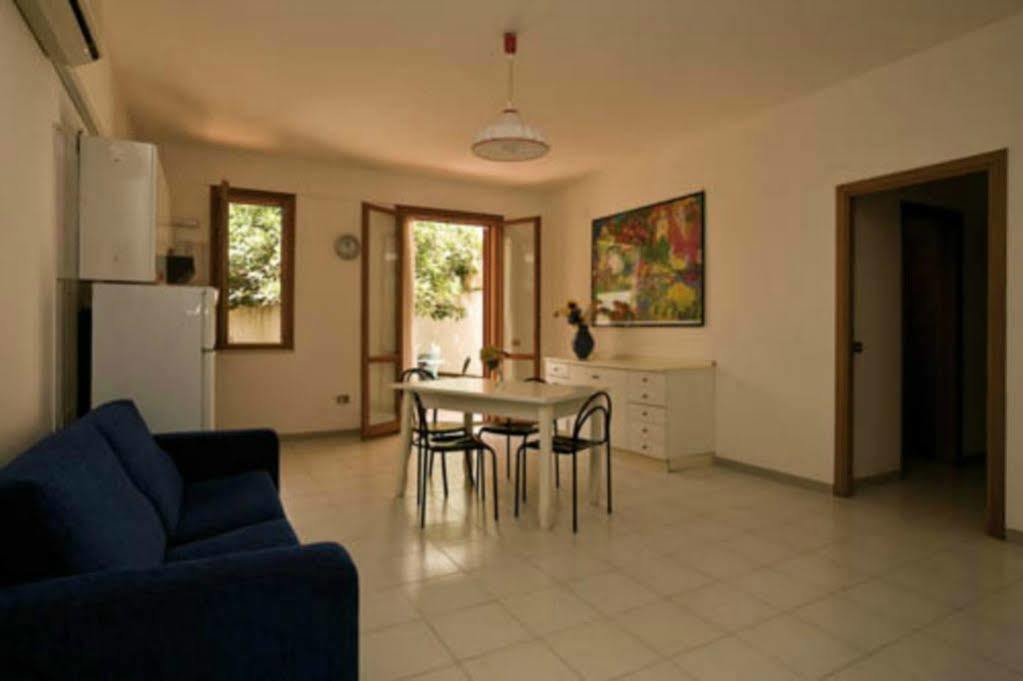 Residence Marinella ซานวิโต โลคาโป ภายนอก รูปภาพ