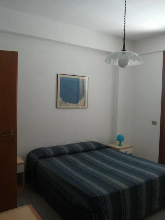 Residence Marinella ซานวิโต โลคาโป ภายนอก รูปภาพ